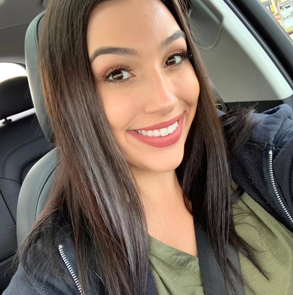 Meet your Posher, Beatrice